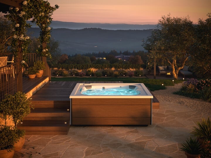 outdoor hot tub 