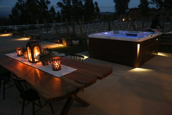 5 Backyard Hot Tub Ideas – Soak Under The Stars