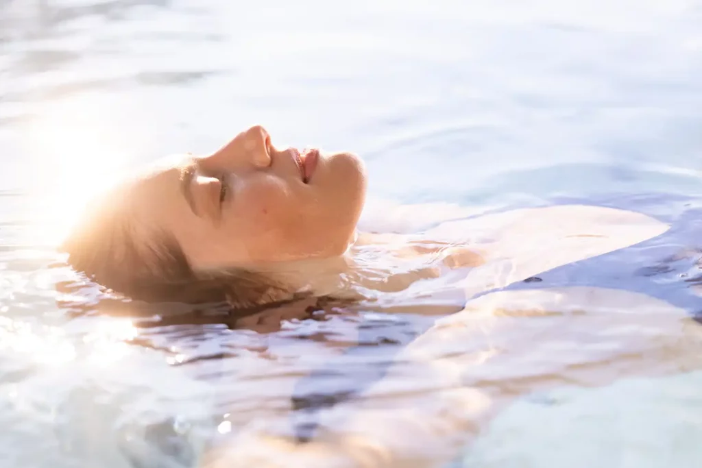 HotTub Female Detail 22 detail 1500px - Red Rock Spas